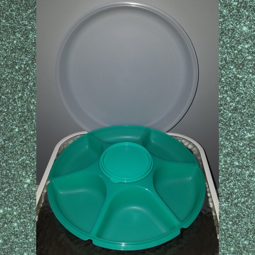 Tupperware Serving Center